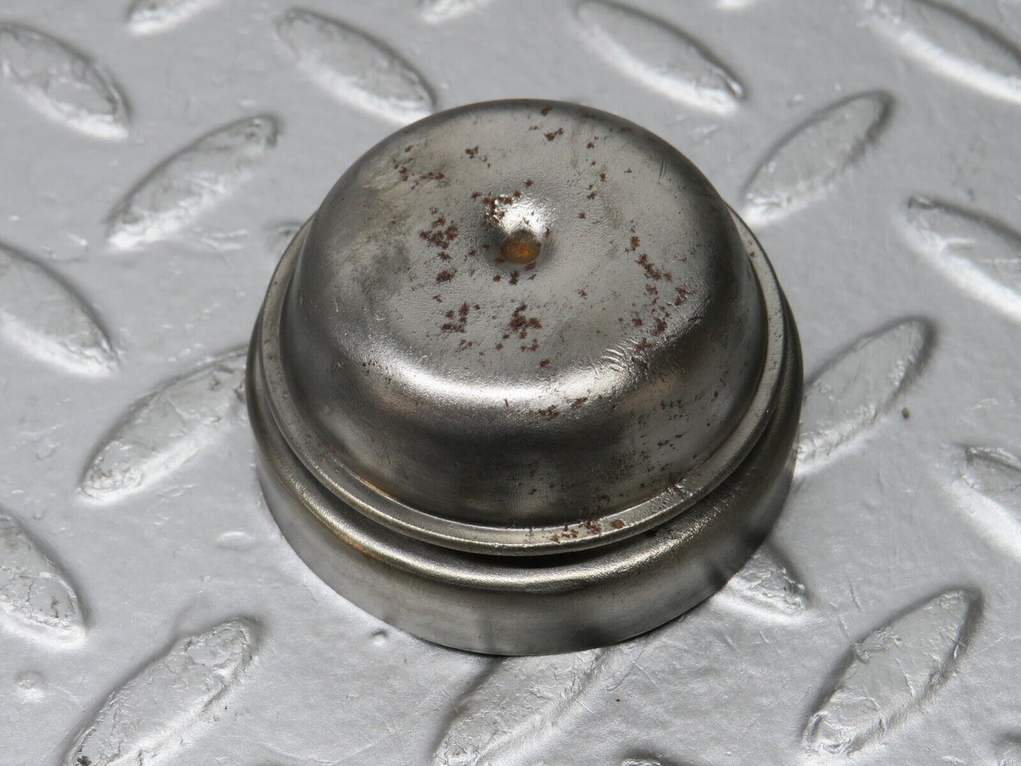 33478 Mercedes-Benz W202 C180 Wheel Hub Locking Cap
