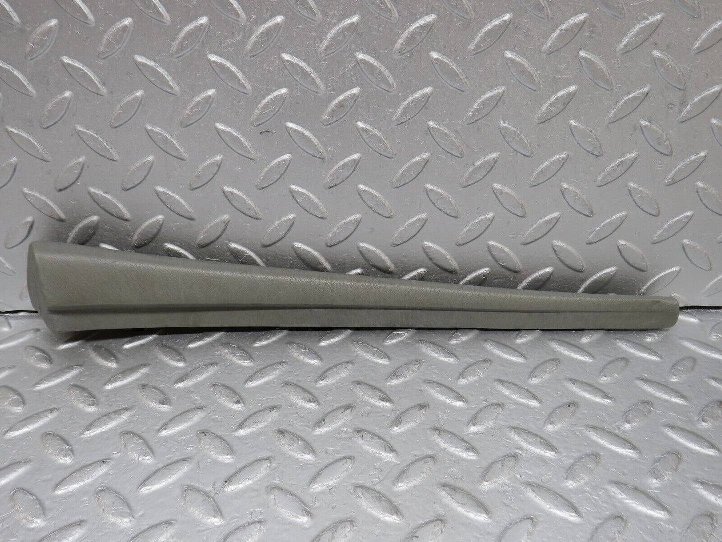 35971 Mercedes-Benz W126 420SE Front Right Door Panel Cover Grey