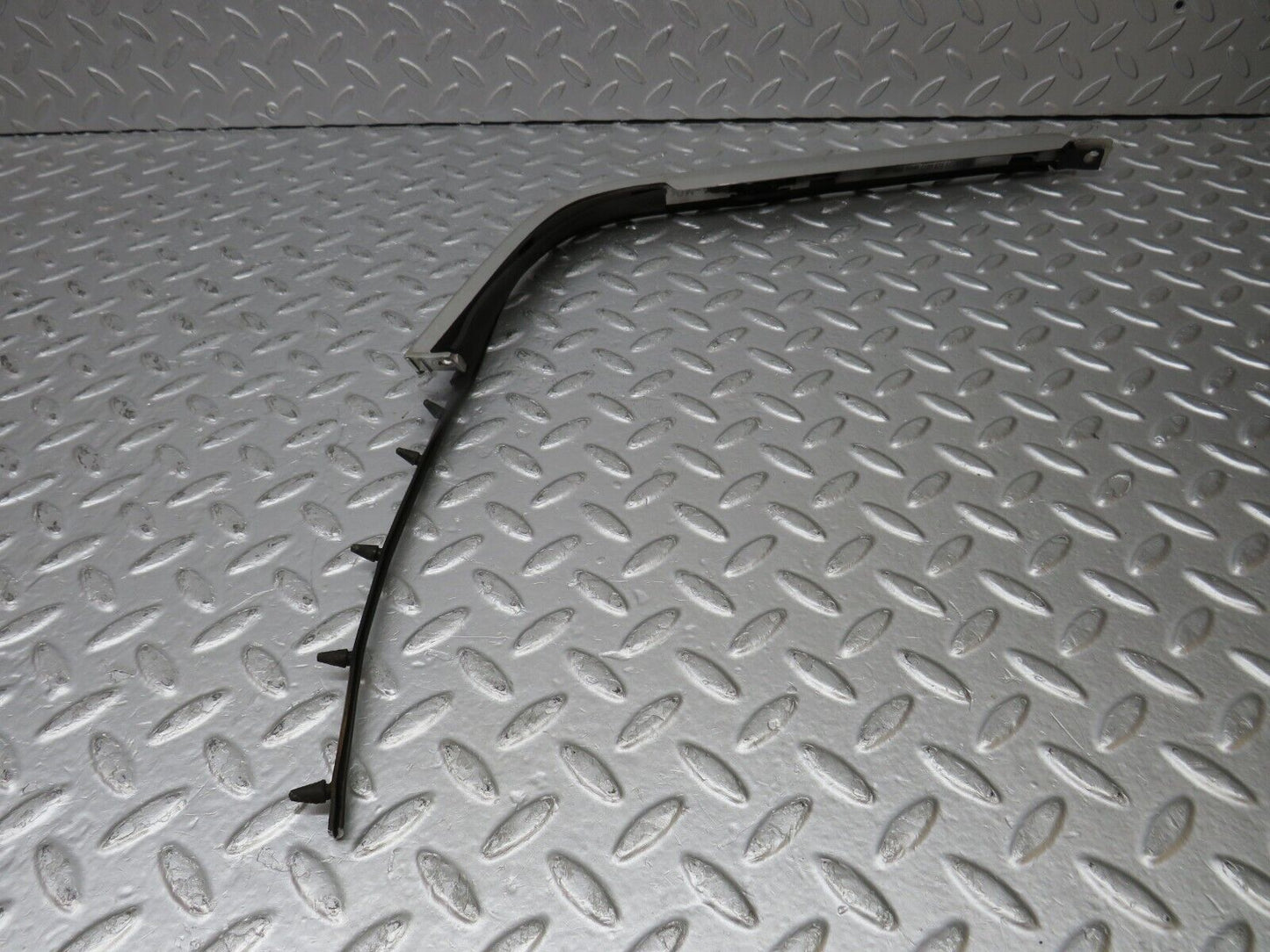 39695 Mercedes-Benz R129 320SL Coupe Left Headlight Lower Trim 1298260577 1298260777
