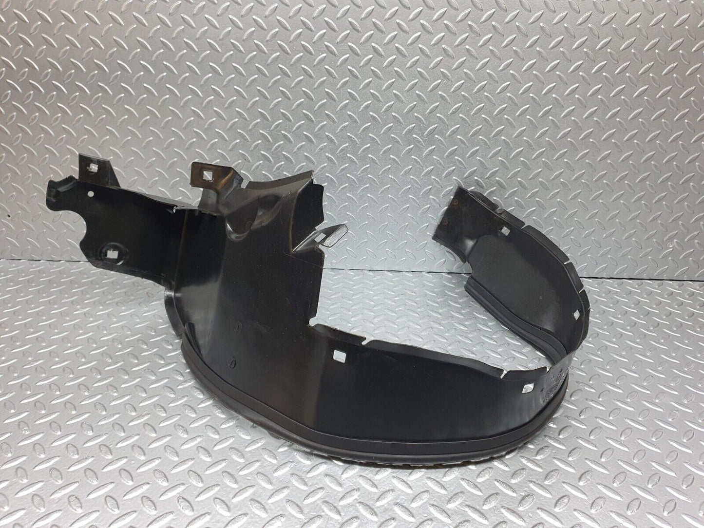 41930 Mercedes-Benz W202 C200 Front Right Inner Fender Wing Splash Guard 2026980230