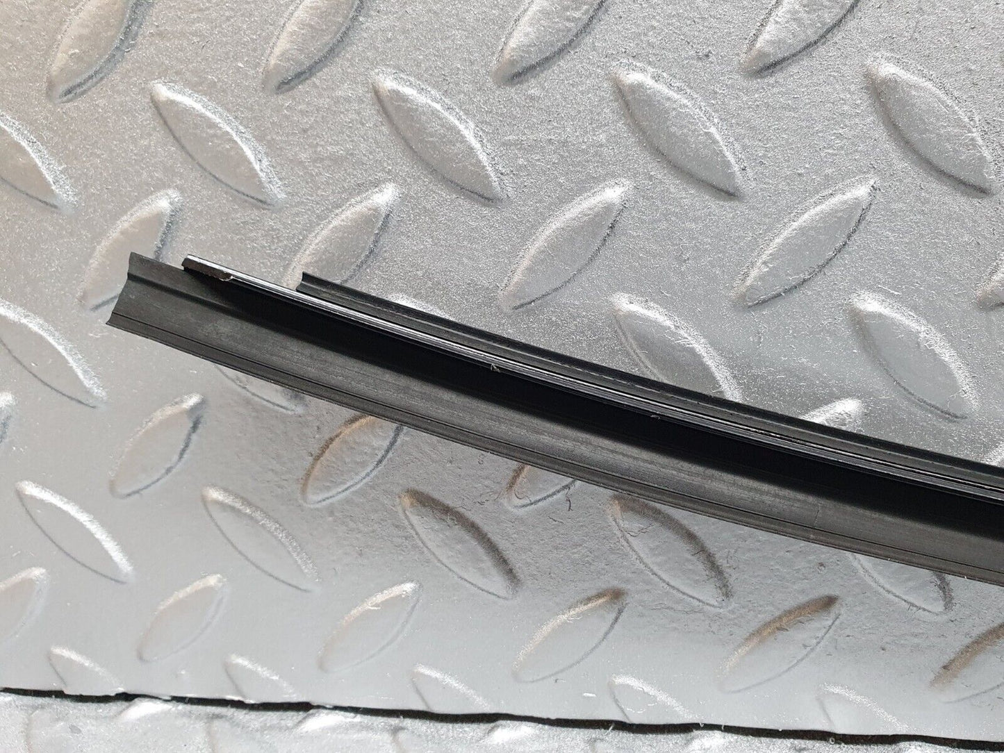 42109 Mercedes-Benz W202 C200 Rear Windscreen Lower Trim