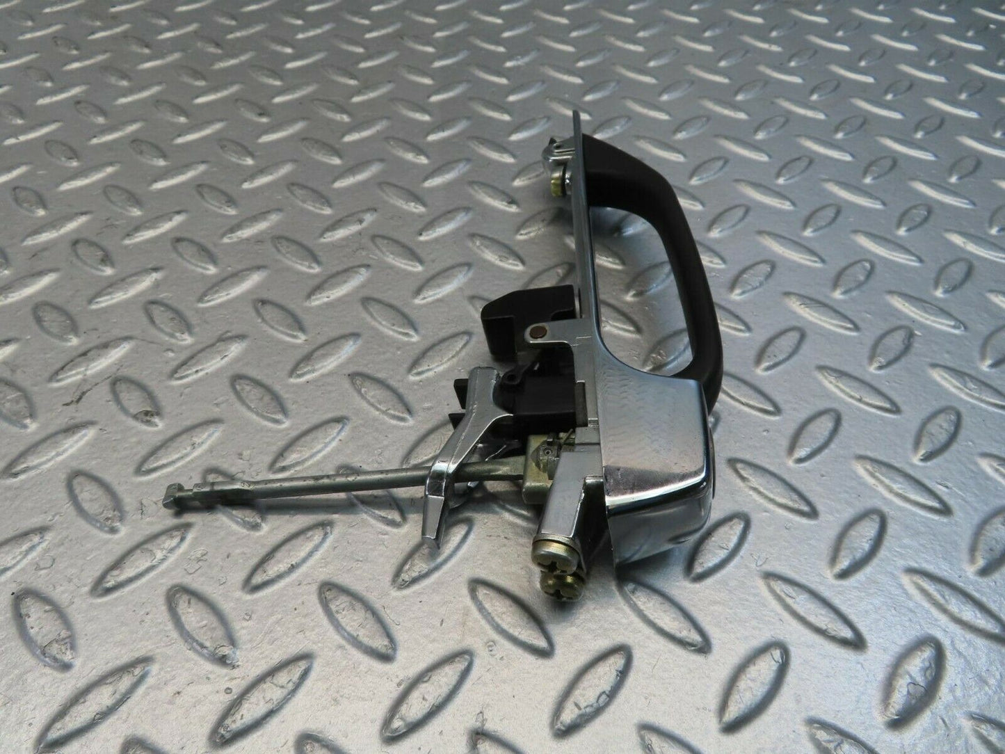 11413 Mercedes-Benz C123 230CE Coupe Chrome Door Handle Front Left No Key