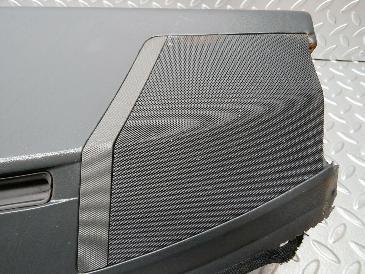 22381 Mercedes-Benz C124 E220 Coupe Dashboard Black