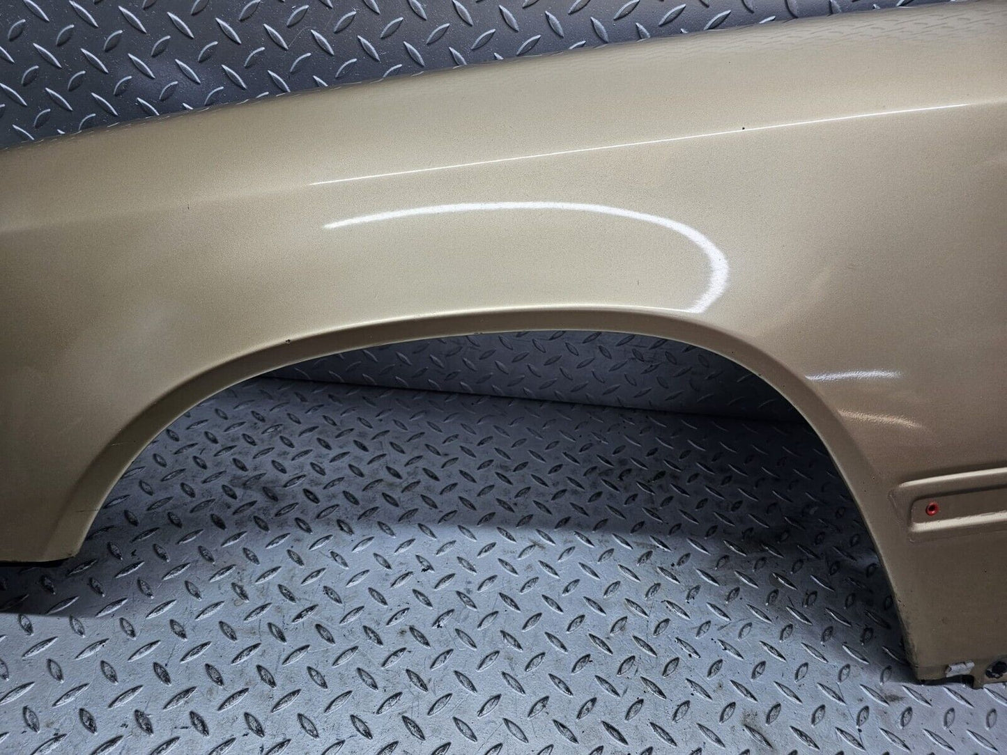 40853 Mercedes-Benz W124 200 Front Left Wing Fender