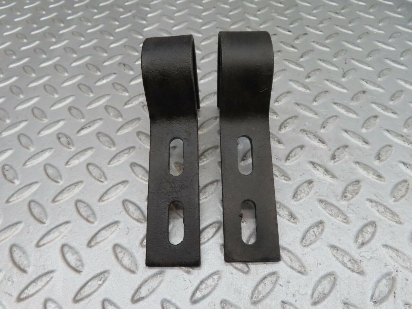 12636 Mercedes-Benz W108 280SE 3.5 Front Bumper Holder