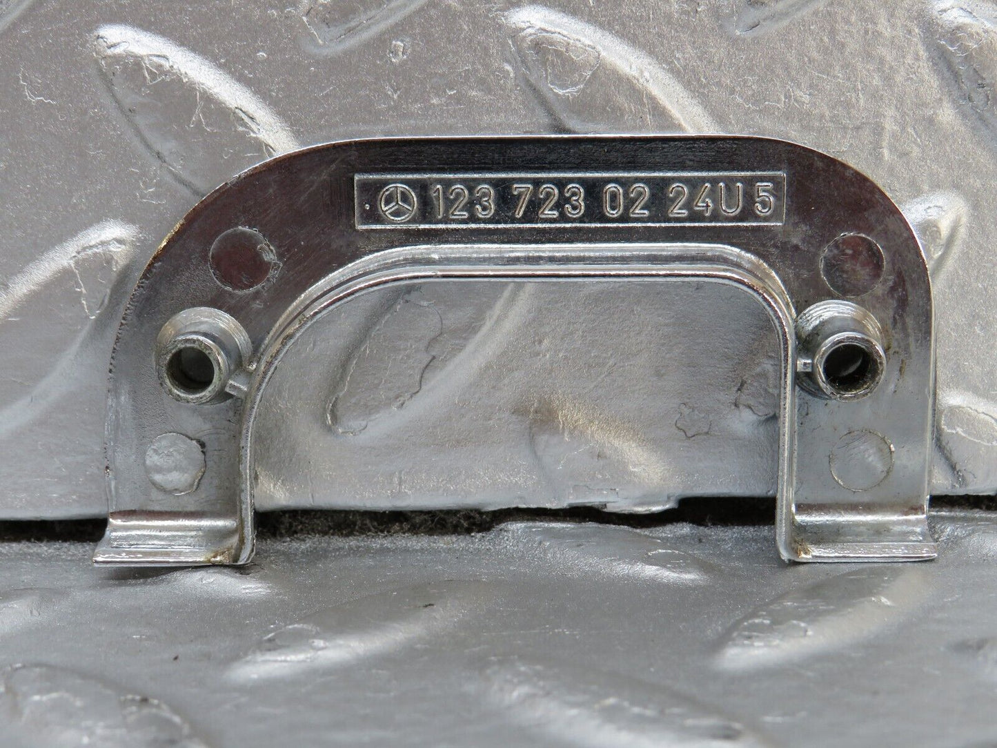 34315 Mercedes-Benz C126 380SEC Right Interior Chrome Door Latch 1237230224