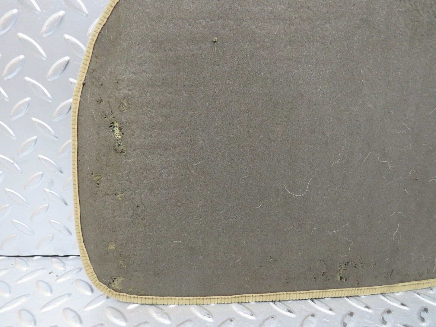 28924 Mercedes-Benz C124 320CE Coupe Rear Right Floor Carpet Beige