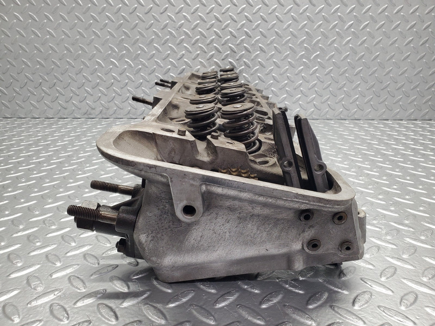 W112 cylinder head used OEM