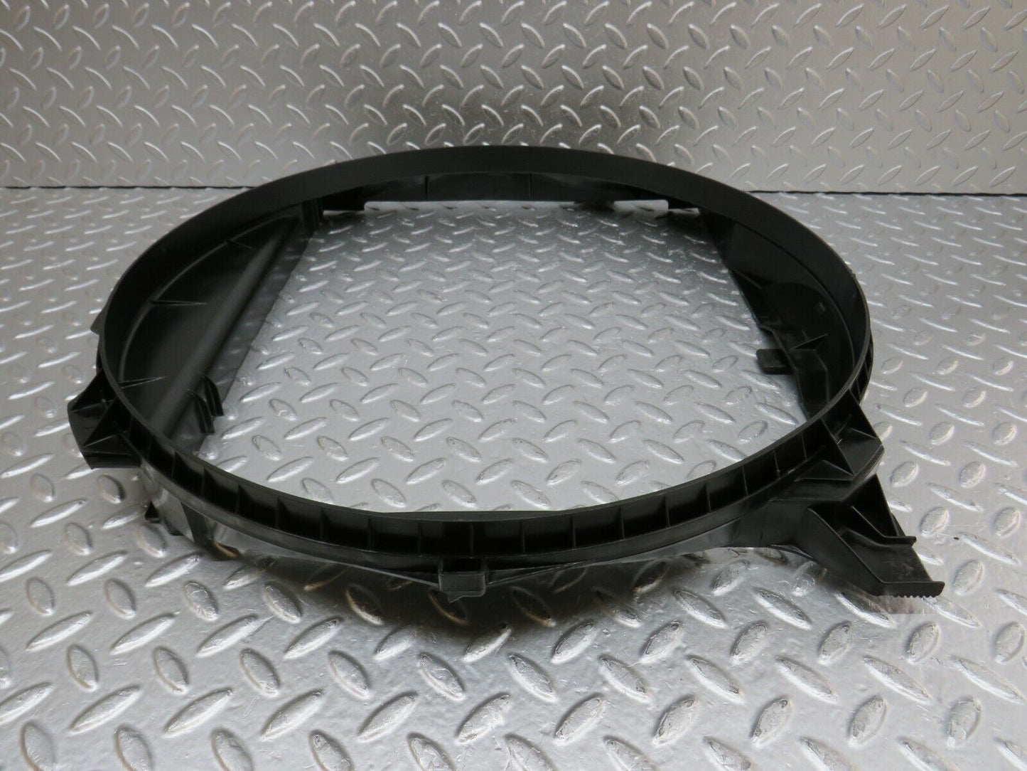 34121 Mercedes-Benz W124 260E Radiator Fan Shroud Fan Cover 1245052555