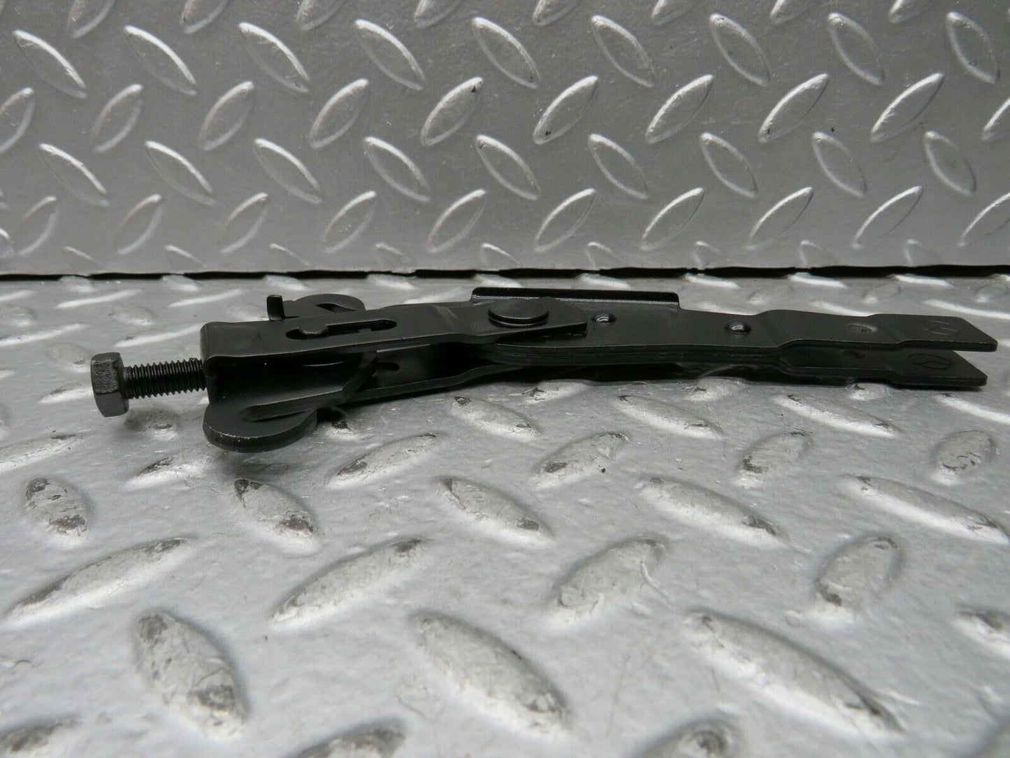21788 Mercedes-Benz W126 300SE Handbrake Regulator