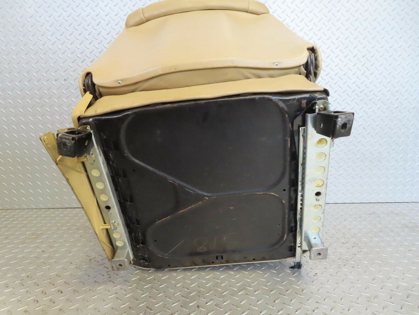 16146 Mercedes-Benz W123 280E Front Left Seat Passenger Seat