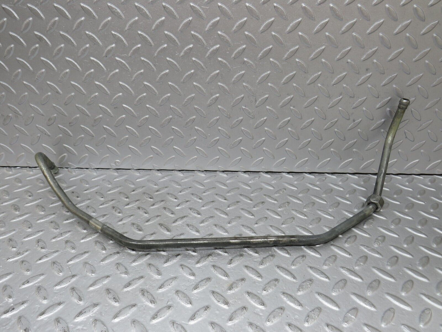 36308 Mercedes-Benz W126 420SE Oil Pipe Line