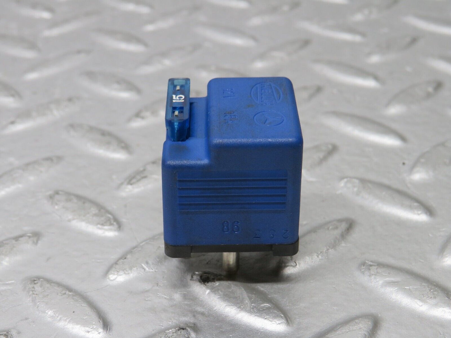 37951 Mercedes-Benz A124 320E Cabriolet Auxilliary Relay 0025420119