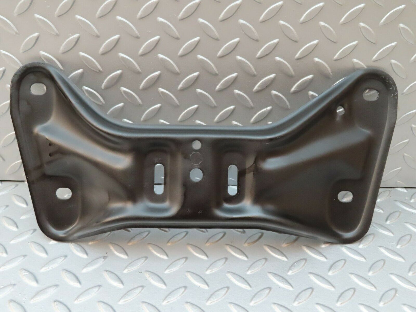 3975 Mercedes-Benz S123 200T Wagon Gearbox Mount Bracket
