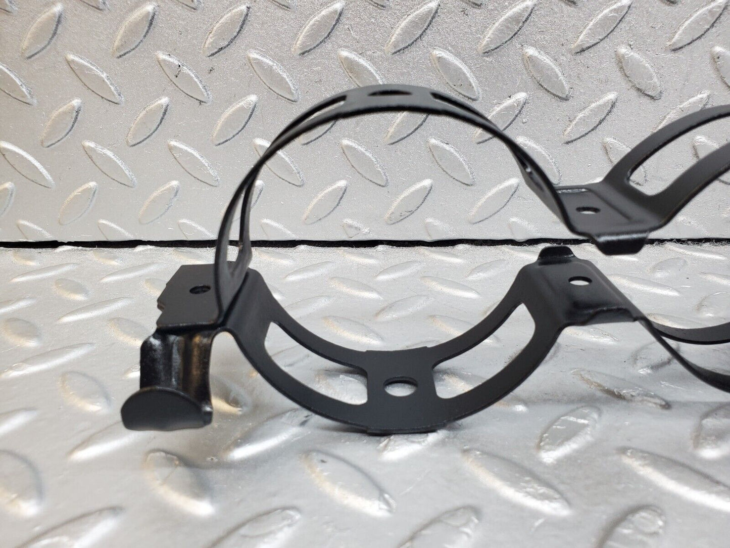 44728 Mercedes-Benz W124 220E Fuel Pump Fuel Filter Bracket Holder