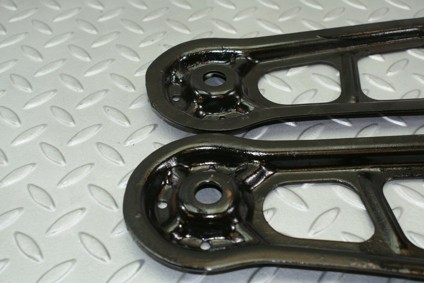 3207 Mercedes-Benz W115 220D Rear Suspension Axle Mounting Bracket