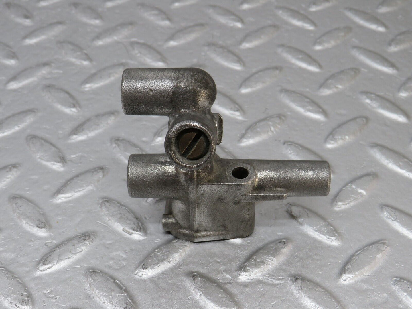 36580 Mercedes-Benz W201 190E 2.0L Idle Control Valve 1020941212