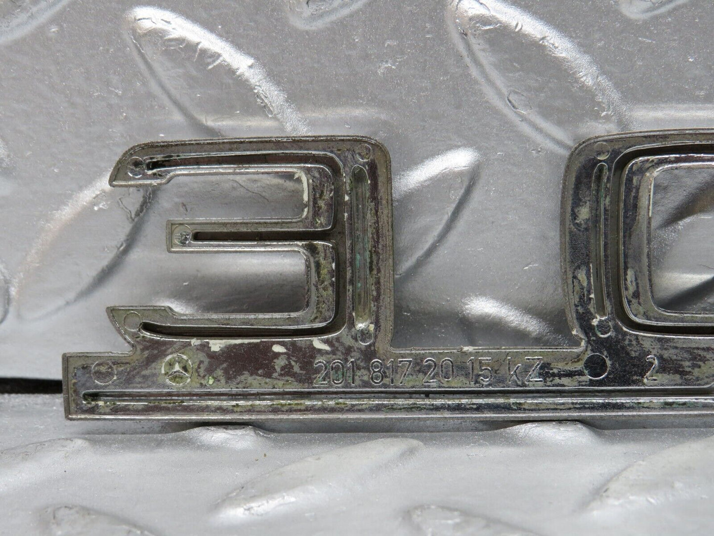 31815 Mercedes-Benz W201 190LE 1.8L 190E Trunk Badge Emblem 2018172015