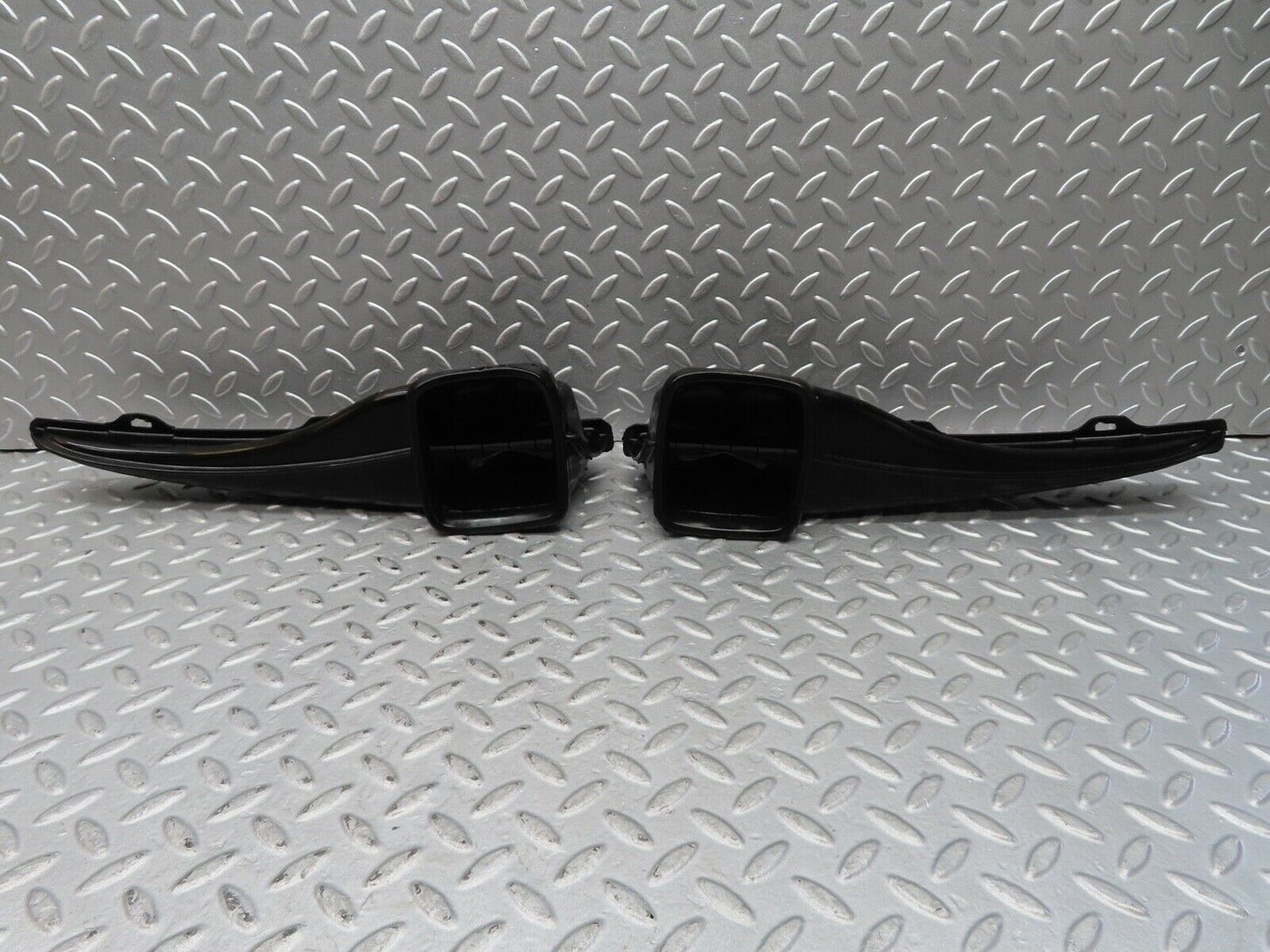 16835 Mercedes-Benz C123 280CE Coupe Air Duct Vent Left And Right 1238300219
