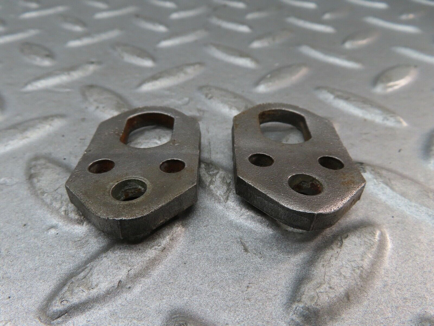 17733 Mercedes-Benz W116 450SEL Fuel Injector Bracket