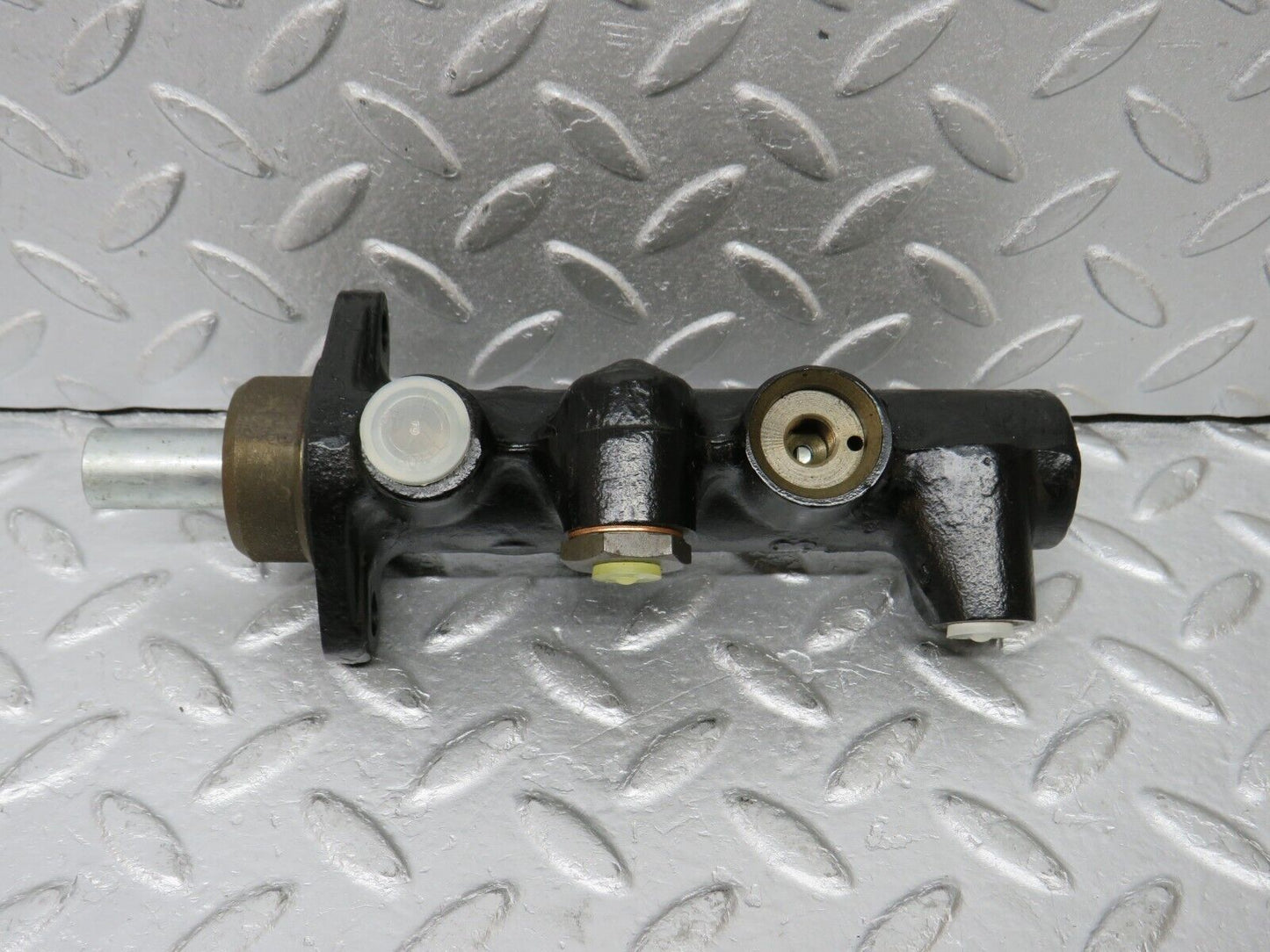 38219 Mercedes-Benz W110 W111 Brake Master Cylinder ATE New 03.2123-0609.3
