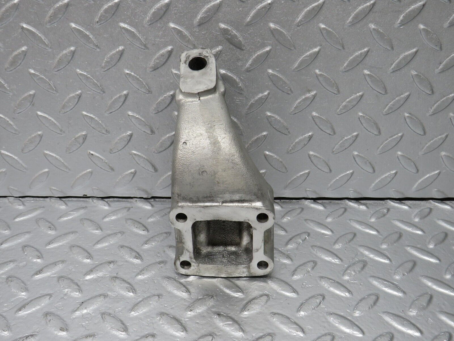 39878 Mercedes-Benz R107 350SL Engine Mount Bracket Right 1162234504