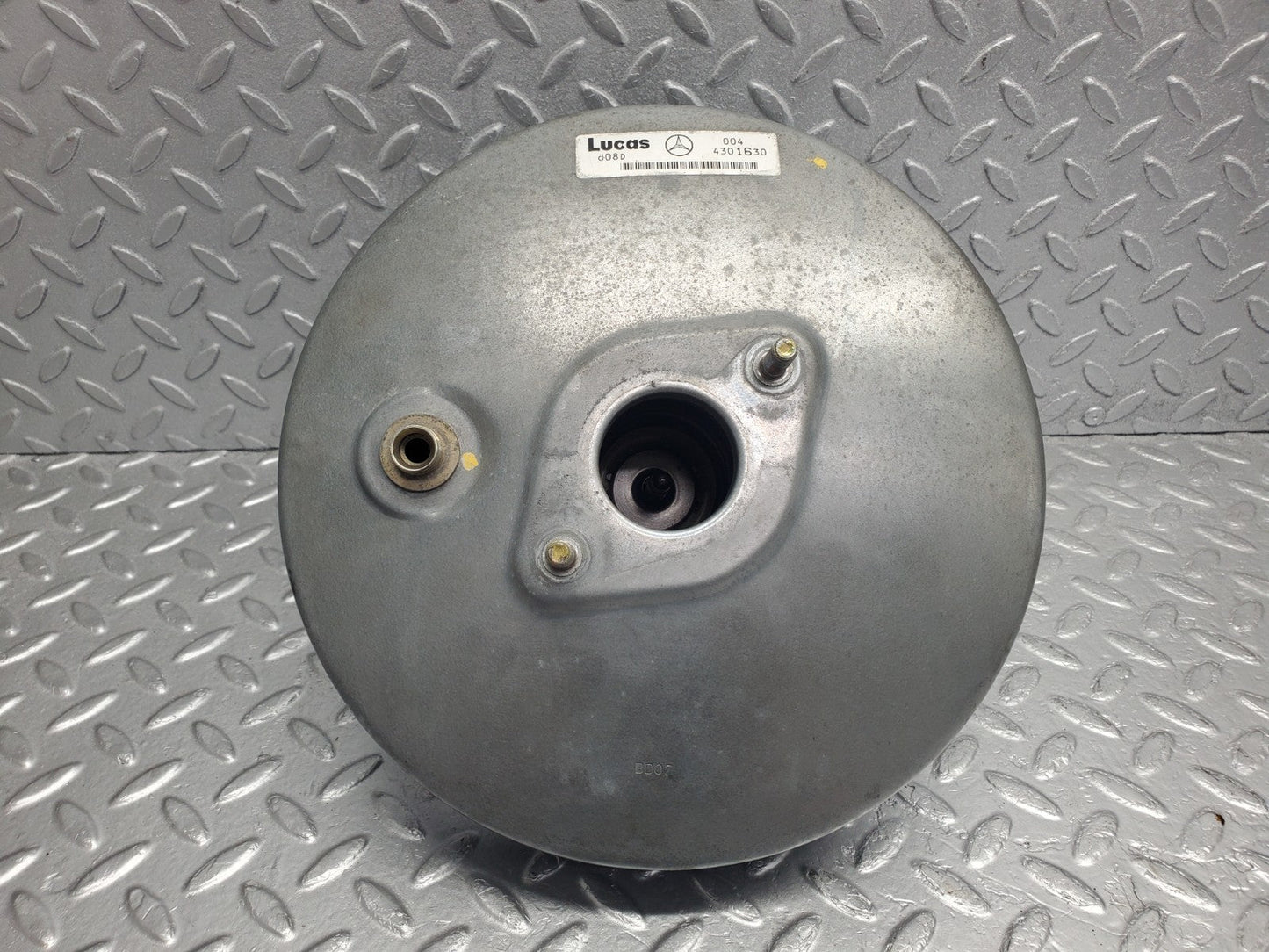 W124 Wagon brake booster used OEM