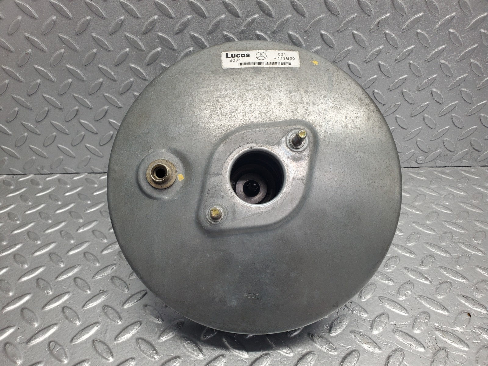 W124 Wagon brake booster used OEM