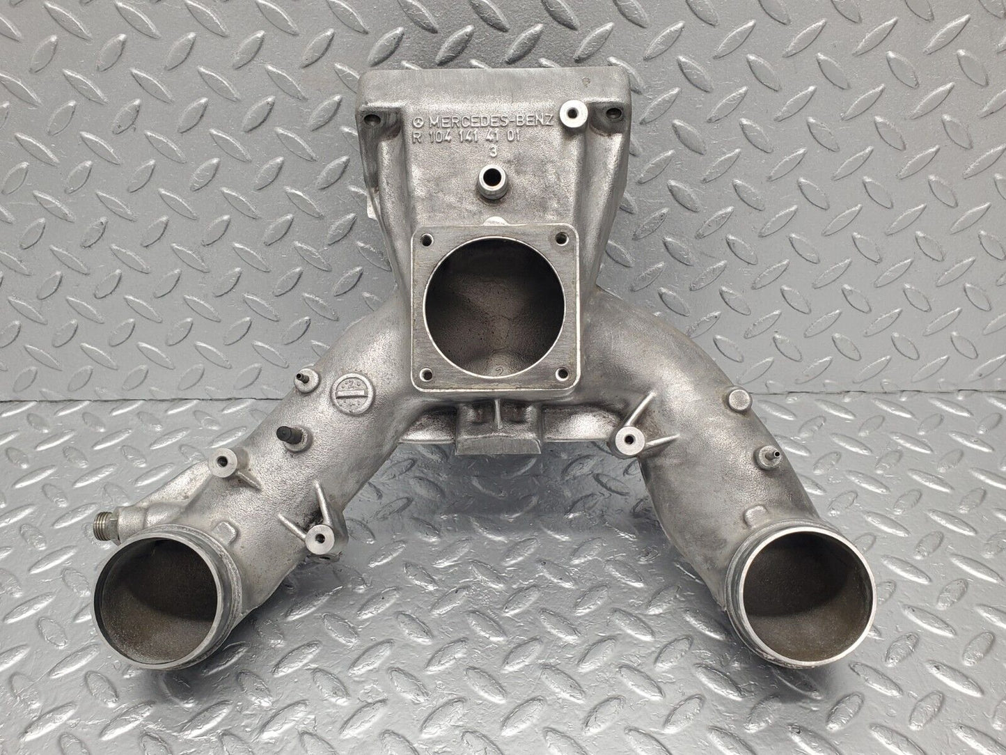 46153 Mercedes-Benz W124 Air Intake Manifold 1041414101