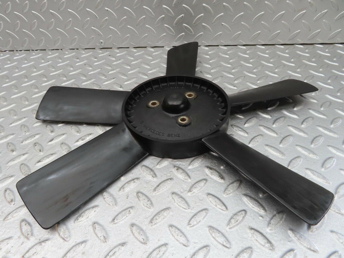 13573 Mercedes-Benz W123 200 Engine Cooling Fan 6162050506
