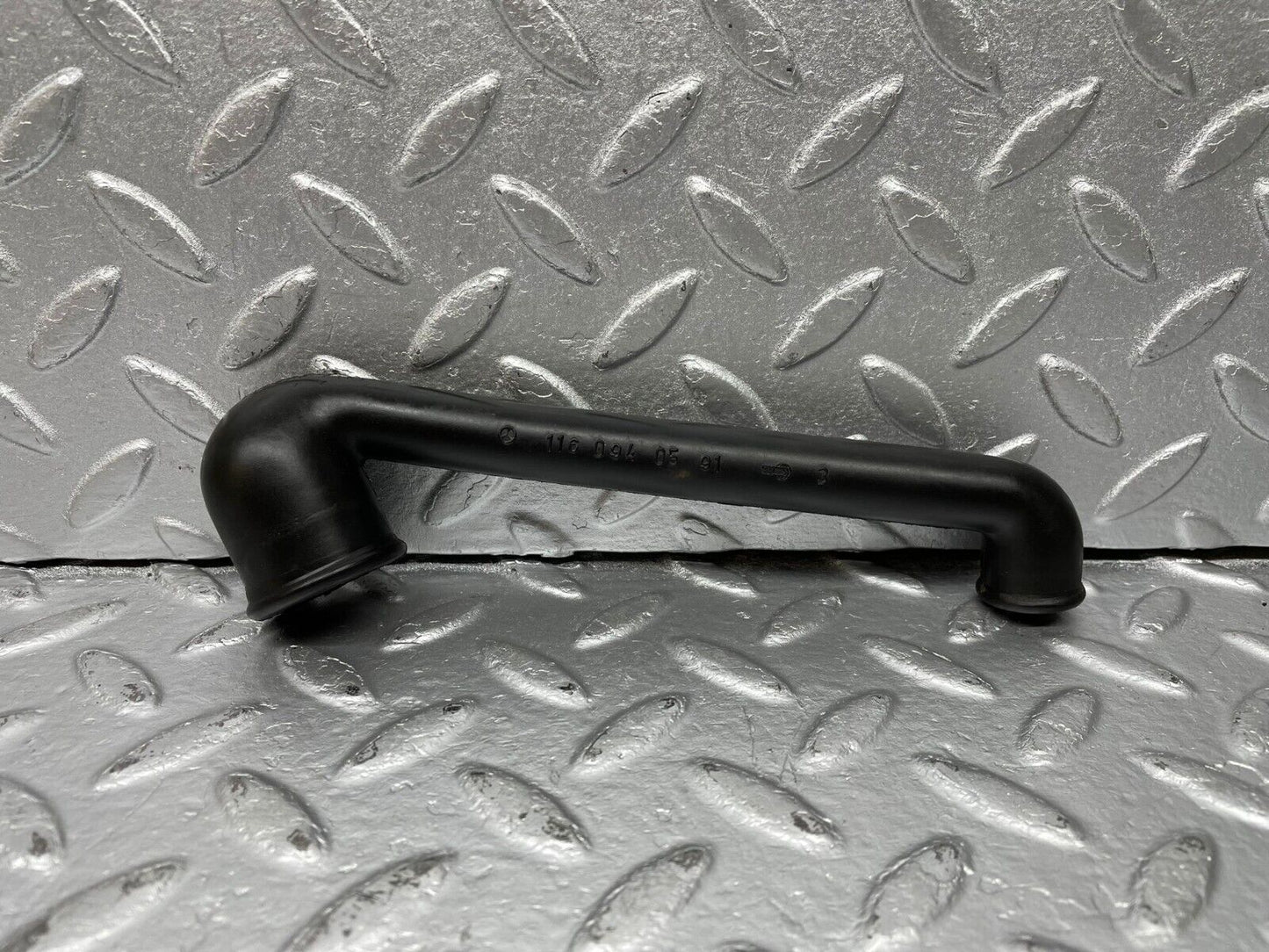 39774 Mercedes-Benz R107 350SL Crankcase Breather Hose Pipe 1160940591