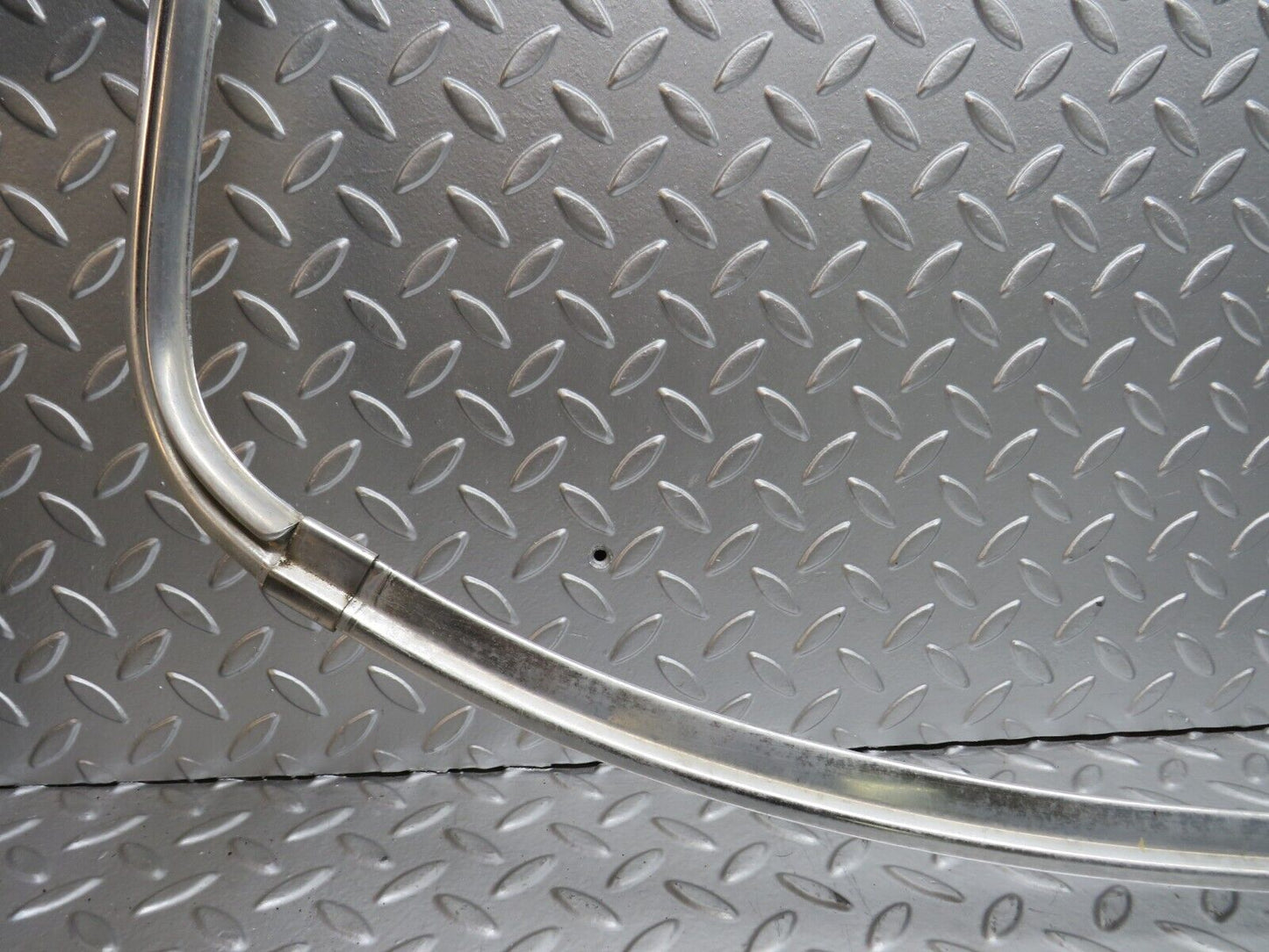 28614 Mercedes-Benz W123 280E Rear Windscreen Chrome Frame