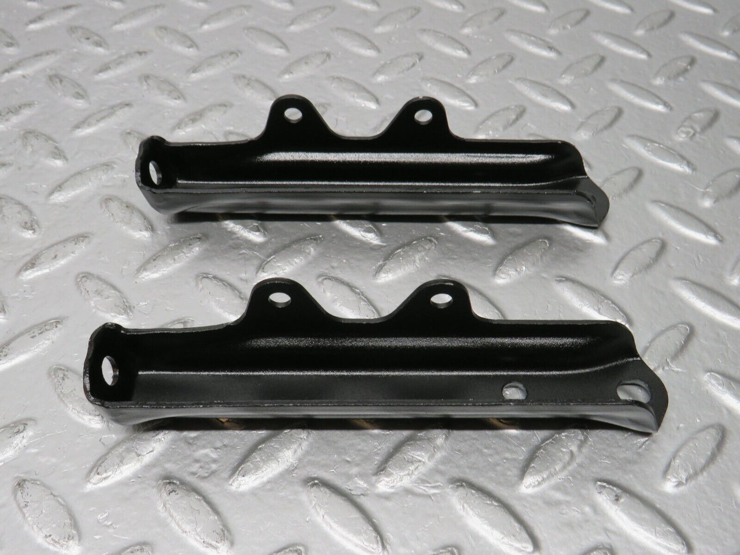 32671 Mercedes-Benz S124 300TE Wagon Air Intake Manifold Bracket