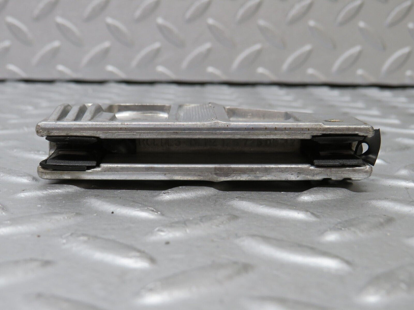 36885 Mercedes-Benz C126 420SEC Coupe Door Window Guide Bracket 1267250632