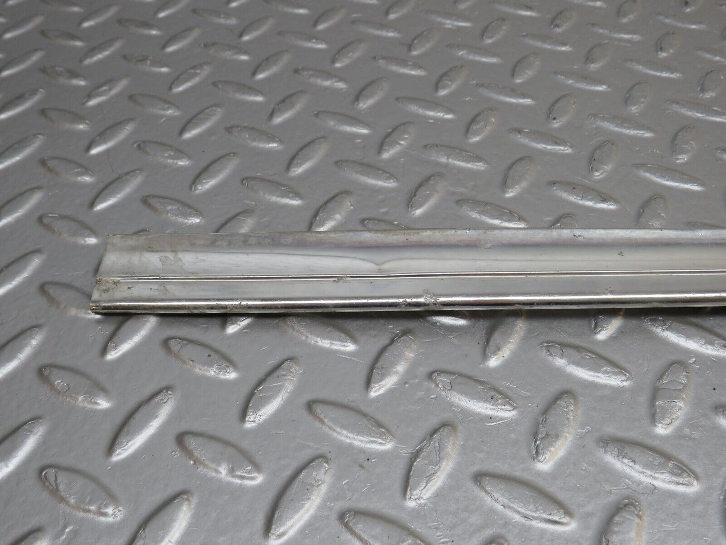 40492 Mercedes-Benz W110 230 Rear Windscreen Chrome Frame