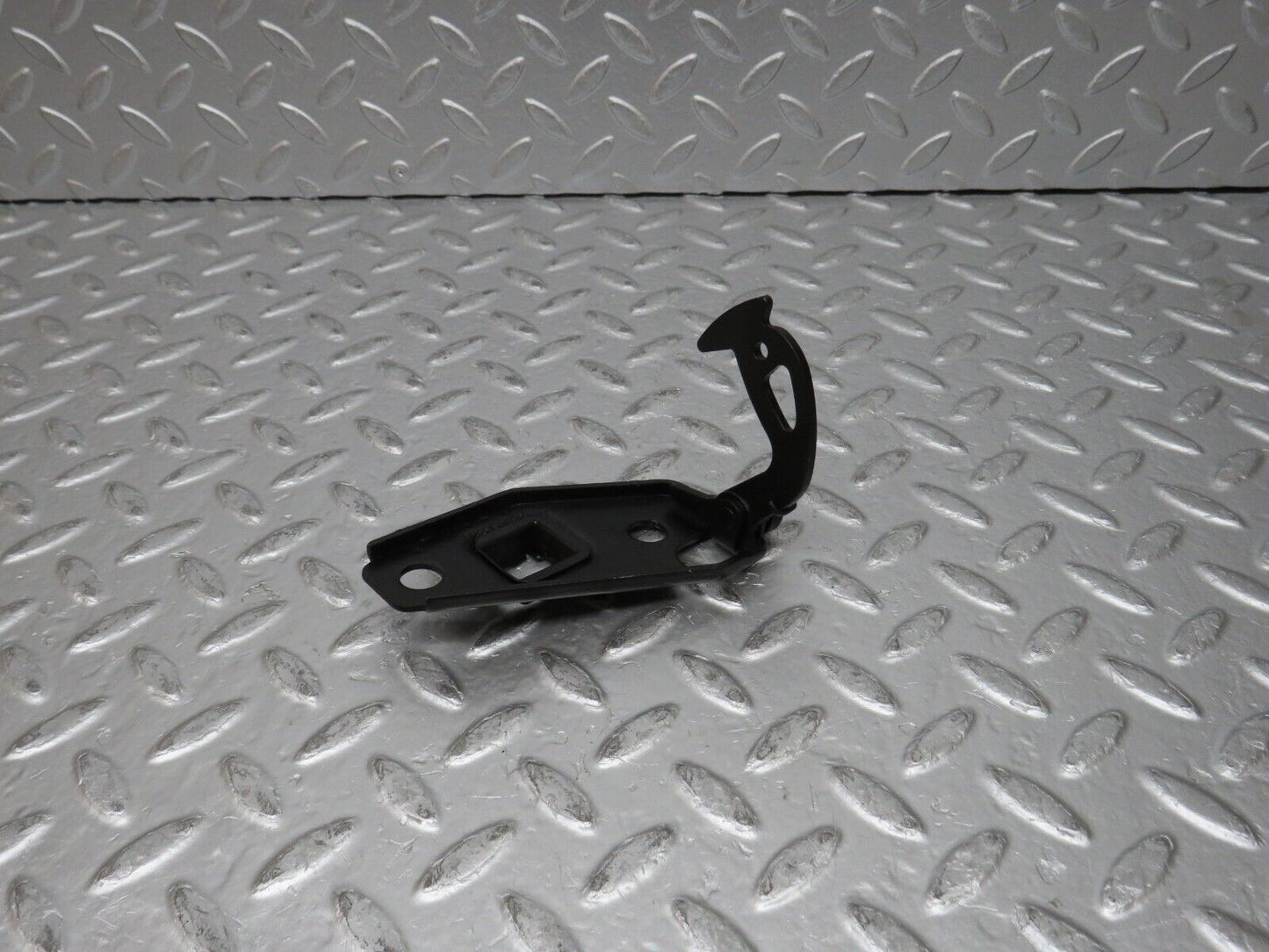 31782 Mercedes-Benz W201 190LE 1.8L Bonnet Safety Latch 2018800560