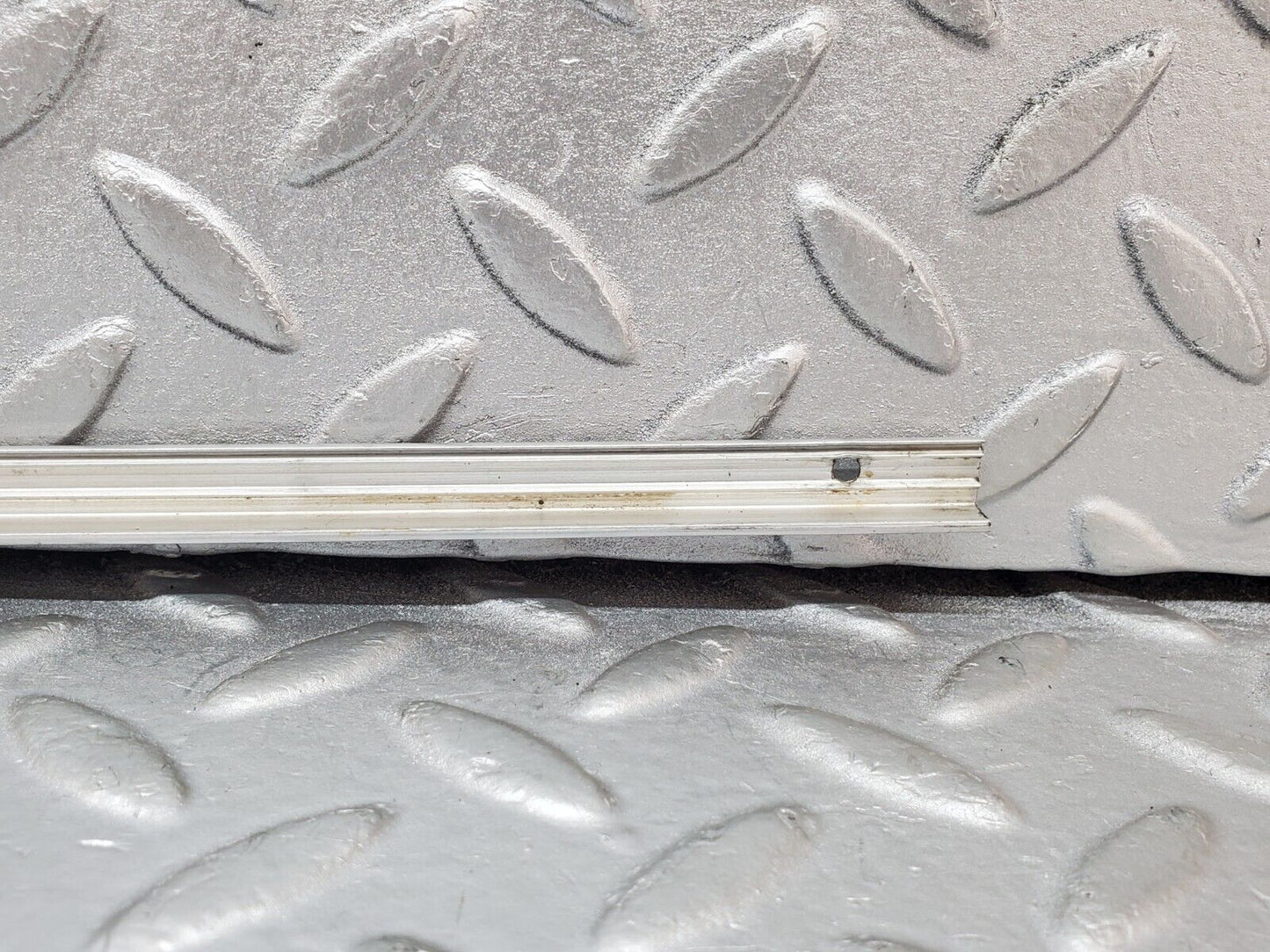 44544 Mercedes-Benz W123 280E Sunroof Chrome Trim