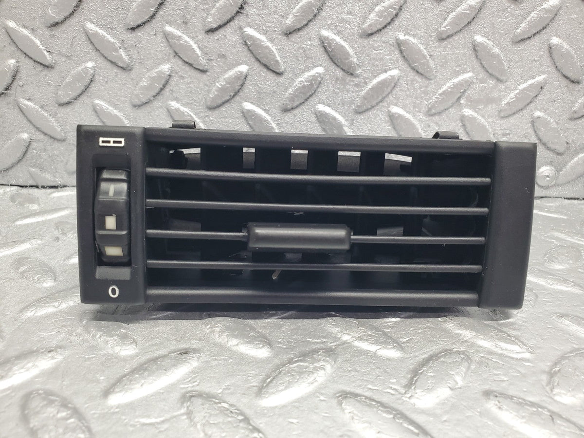 W124 dashboard air vent right used OEM