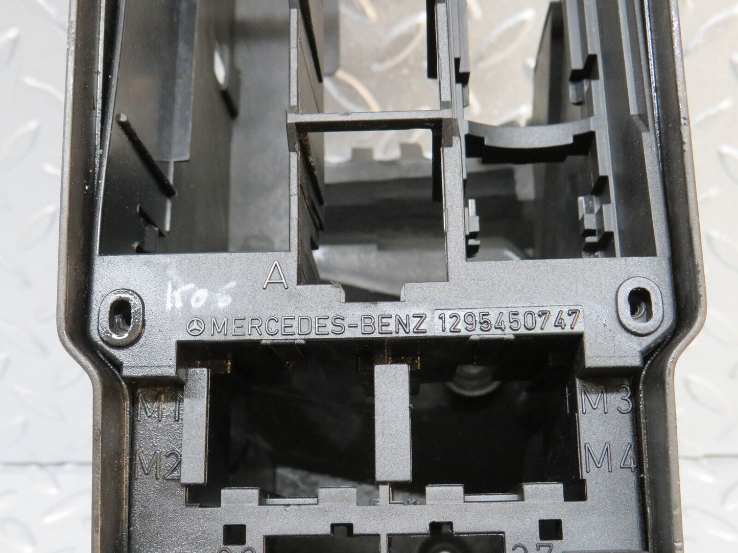 39353 Mercedes-Benz R129 320SL Coupe Fuse Box Housing 1295401150 1295450403 1295450747