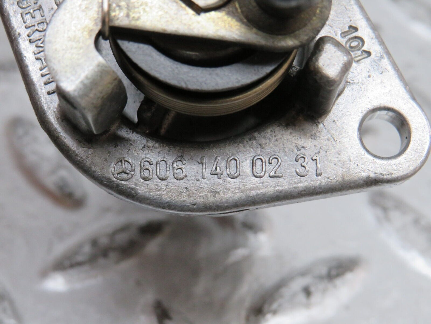 27814 Mercedes-Benz S124 300TE Wagon Intake Valve Pierburg 6061400231
