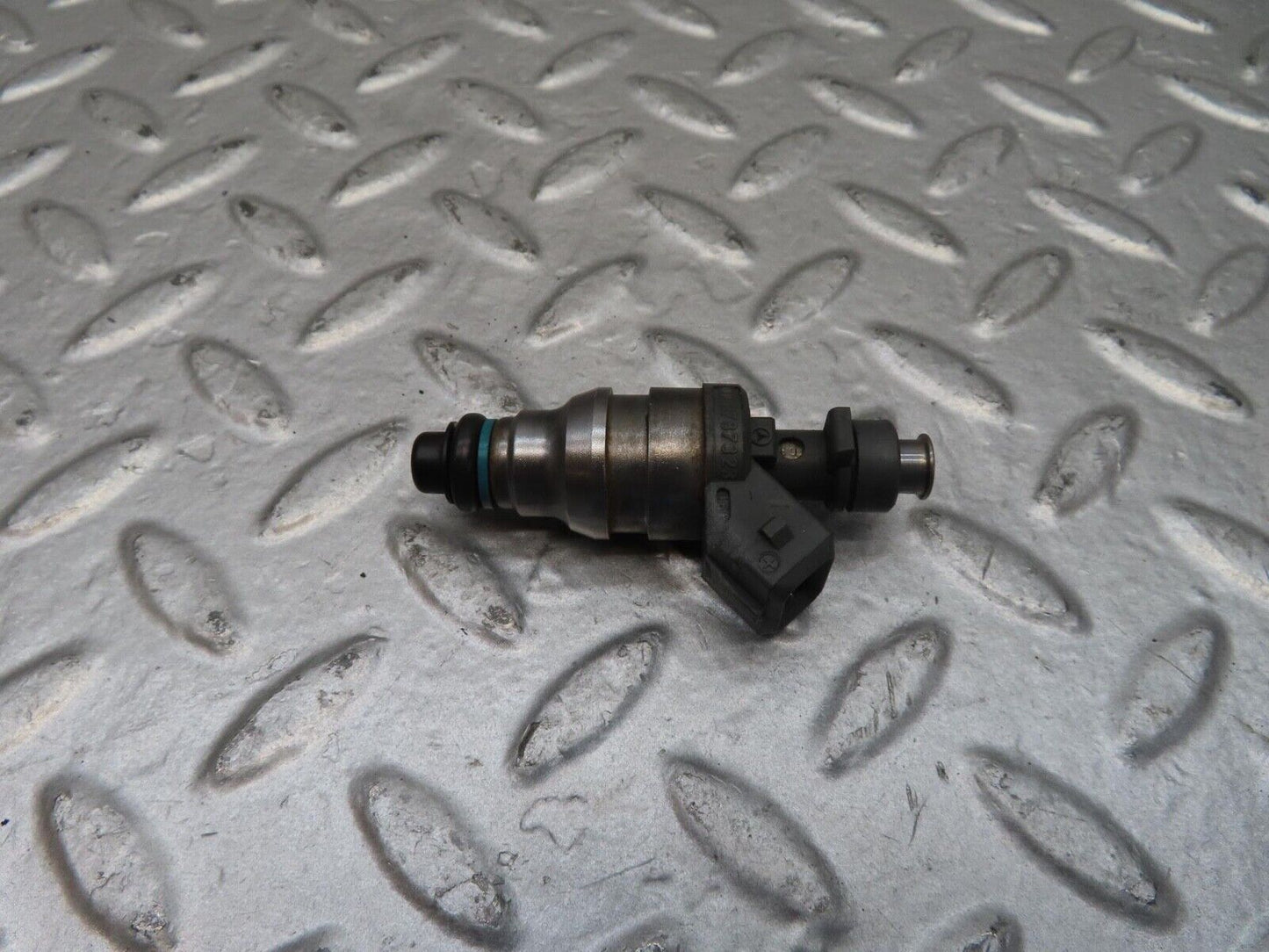 15072 Mercedes-Benz W140 S320 Fuel Injector Bosch 0280155209