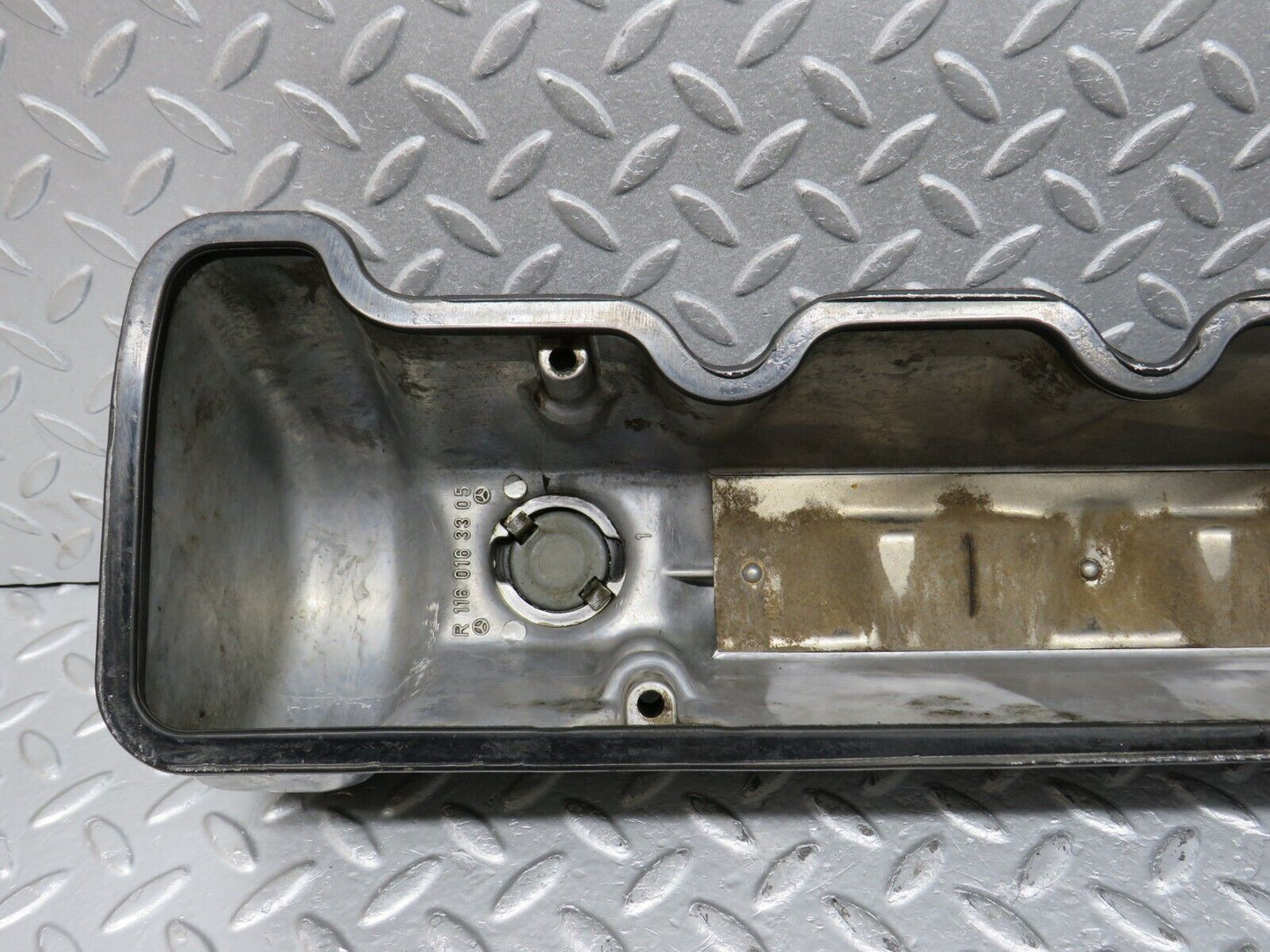 39895 Mercedes-Benz R107 350SL Coupe Cylinder Head Valve Cover Right 1160163305 1160160621