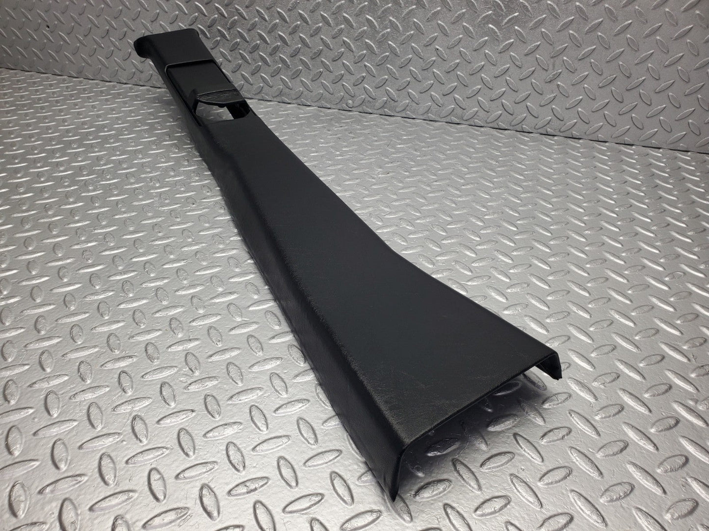 W201 Baby Benz b pillar cover right used OEM