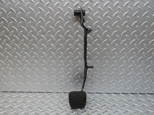 28446 Mercedes-Benz S123 240D Wagon Clutch Pedal With Rubber
