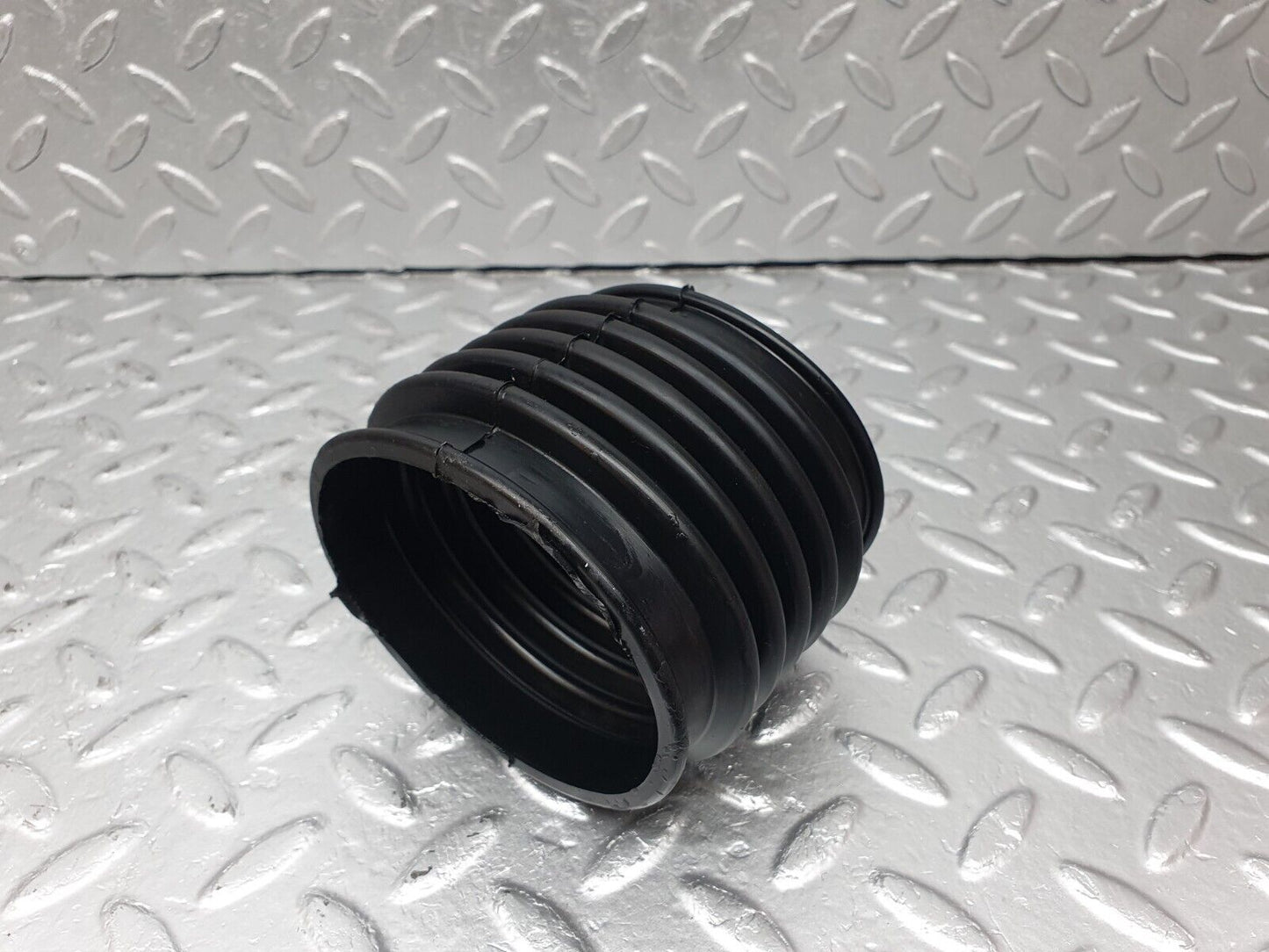 41603 Mercedes-Benz W124 200E Air Intake Hose Pipe 1020940391