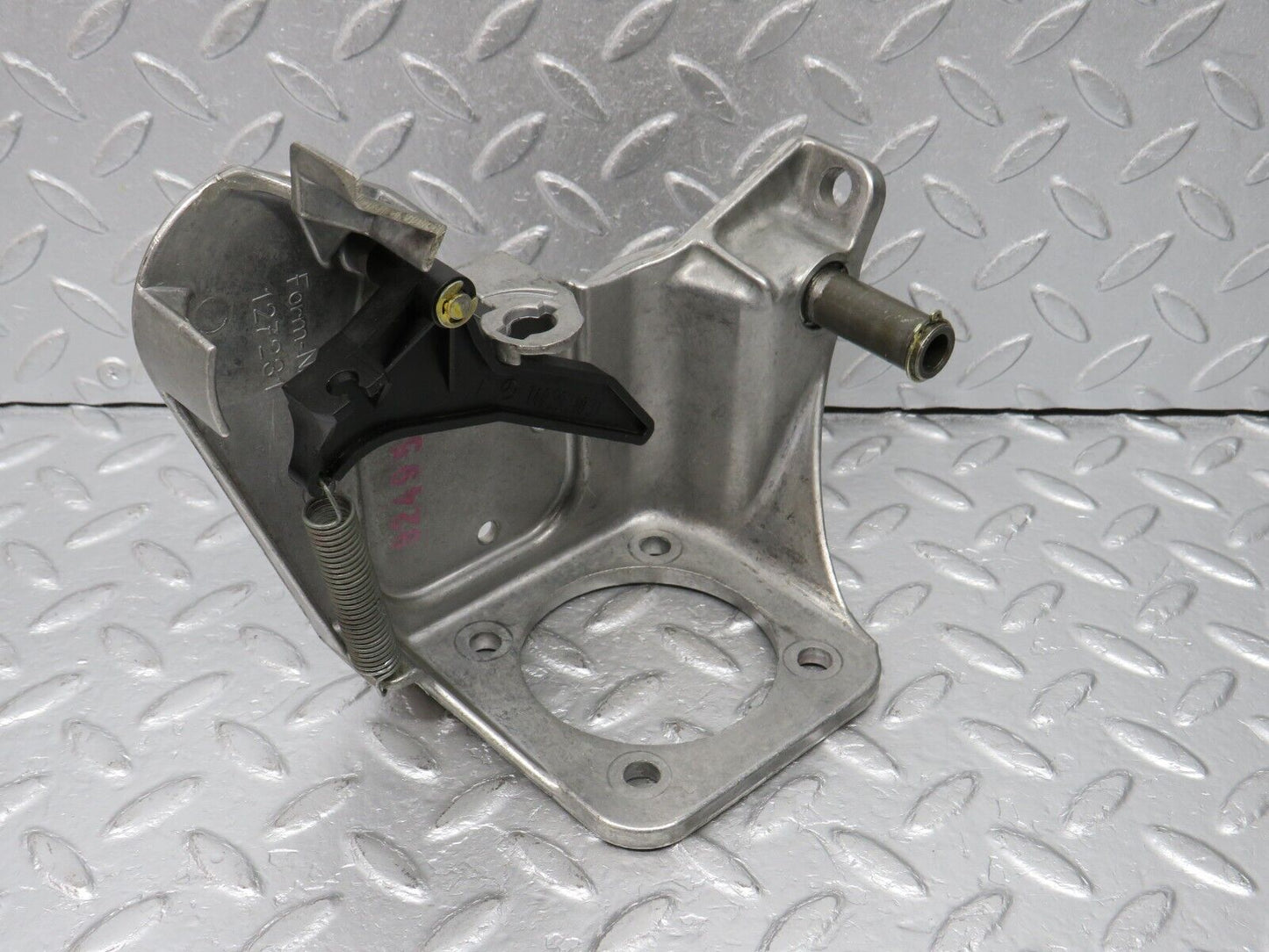 39416 Mercedes-Benz R129 320SL Coupe Brake Pedal Bracket 1242901019 1402921031