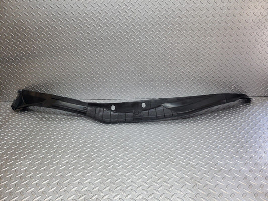 45707 Mercedes-Benz W126 420SE Windscreen Wiper Cover Grill 1268300413 1268300313