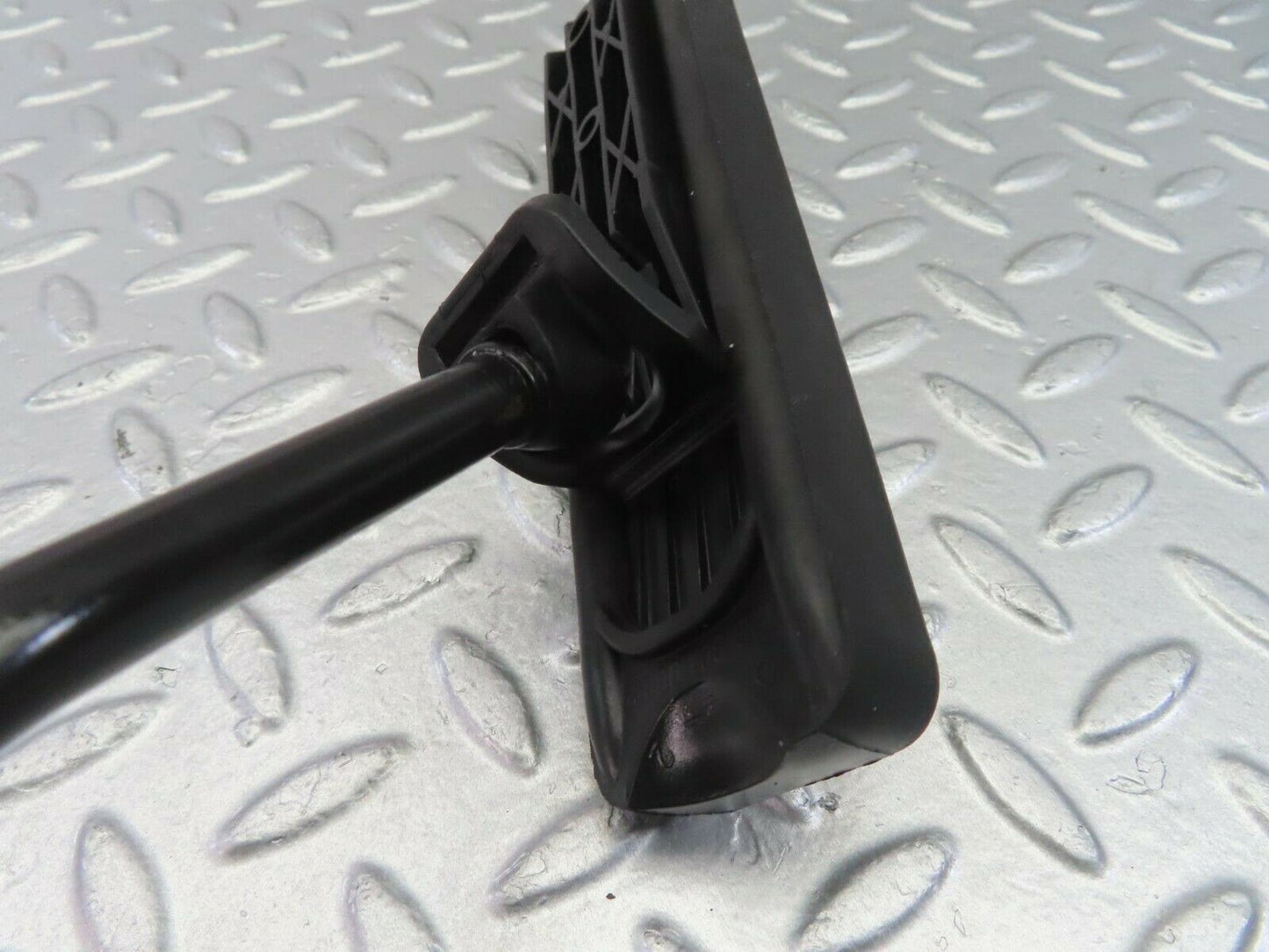 10493 Mercedes-Benz W201 190E Accelerator Pedal With Rubber 1233010082