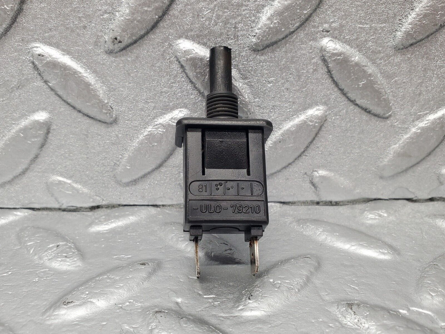 46553 Mercedes-Benz C123 280CE Coupe Door Contact Switch 0008213152