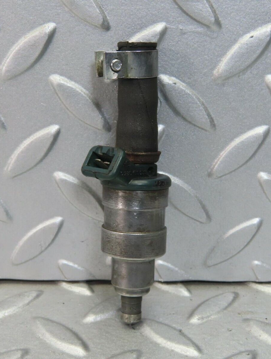 8781 Mercedes-Benz R107 Fuel Injector Bosch 0280150035